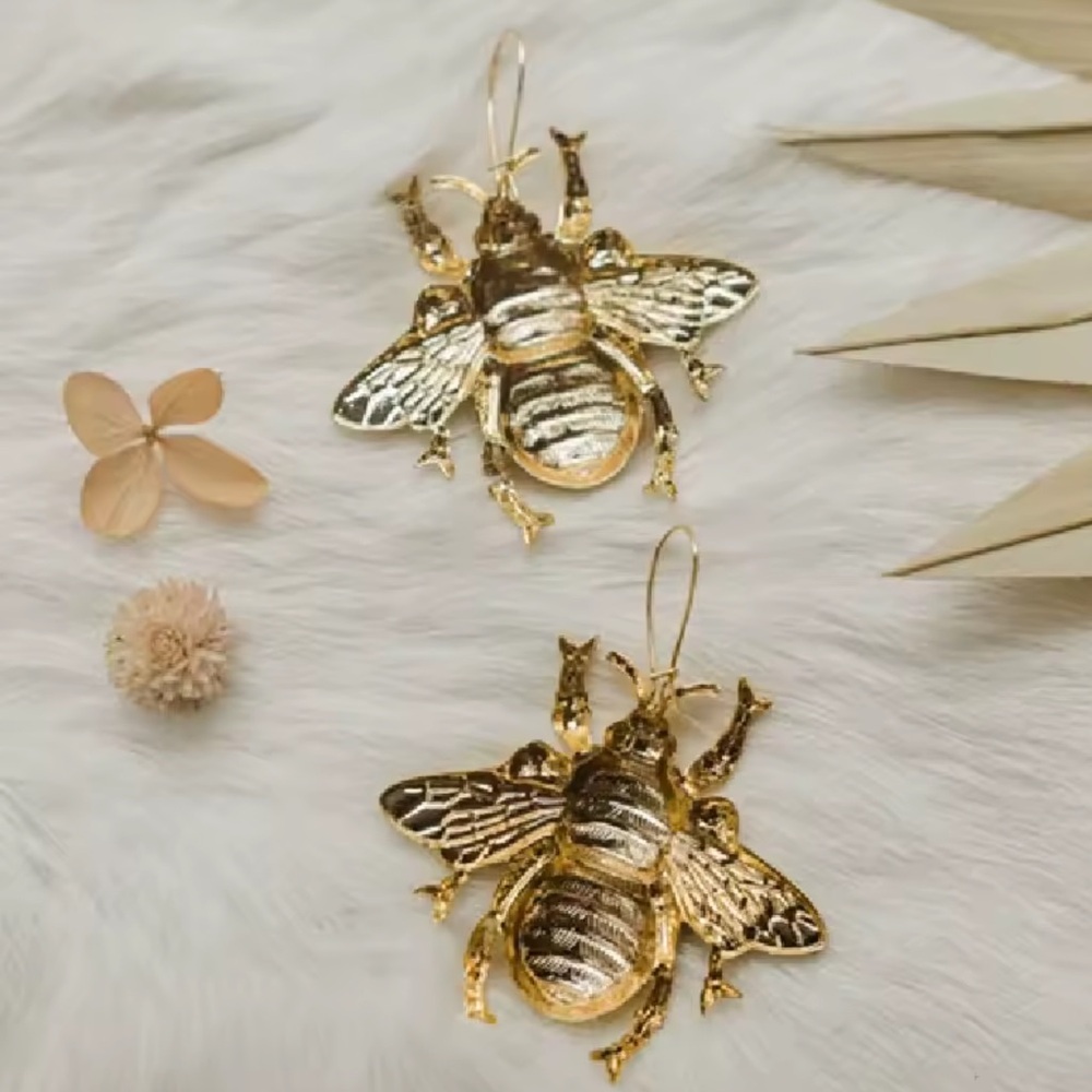 Gold Bee Dangle Earrings Unique Jewelry - Picture 10 of 11